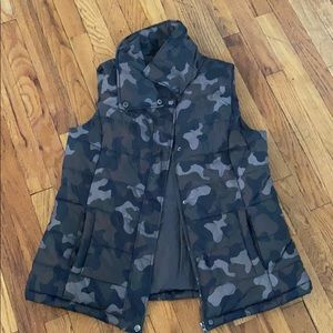 Camo puffer vest